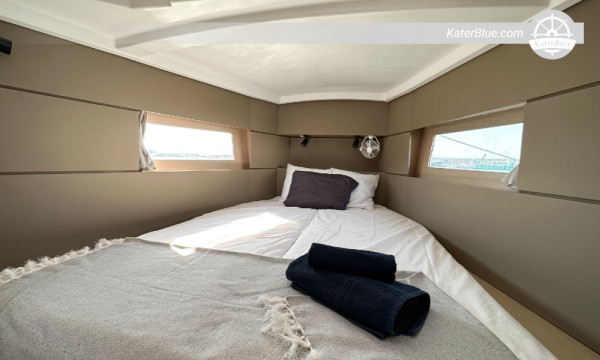 Sale Used 2022 Beneteau Oceanis 38.1, 3 Cabins Sailing Yacht Palma de Mallorca, Spain