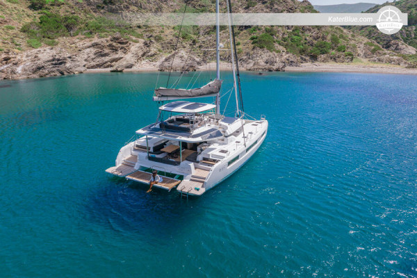 Noleggio catamarano Lagoon 51 per 7 giorni, alla scoperta delle spiagge e delle calette nascoste di Angra dos Reis.