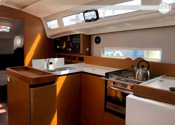 Vendita 2019 Sun Odyssey 410 Yacht a vela per 8 persone Sardegna, Italia