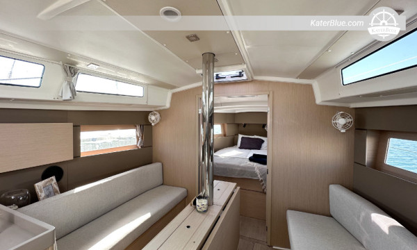 Sale Used 2022 Beneteau Oceanis 38.1, 3 Cabins Sailing Yacht Palma de Mallorca, Spain