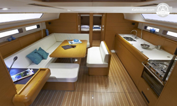 Vendita Sun Odyssey 479, yacht a vela per 10 persone, in vendita nel 2018 in Sardegna, Italia.