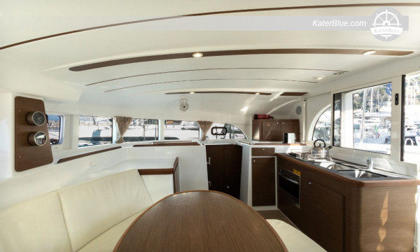 Satılık 2019 Lagoon 380 S2 12 Kişilik, 4 Kabinli Katamaran, Salerno, İtalya