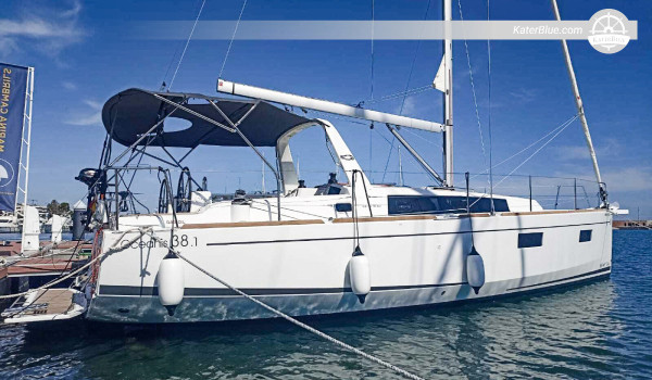 Sale Used 2022 Beneteau Oceanis 38.1, 3 Cabins Sailing Yacht Palma de Mallorca, Spain