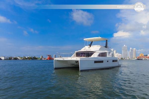 Leopard 433 Power Catamaran – 9-Hour Mambo Beach Day Charter from Playa Blanca, Cartagena, Colombia
