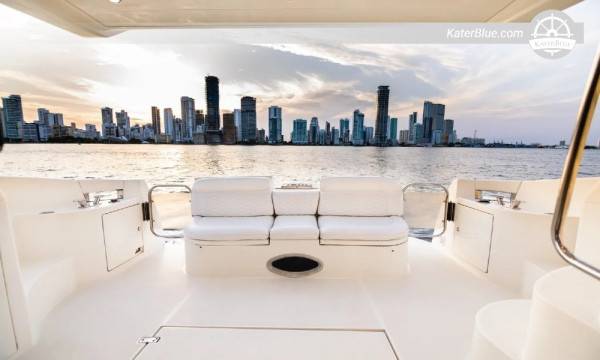 Rosario Islands Discovery – 8-Hour Cartagena Yacht Charter aboard Azimut 46