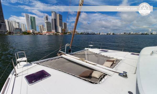 Klid a párty v Cholónu – 8hodinový pronájem katamaránu Lagoon 40 z Cartageny