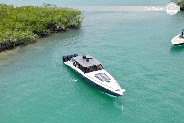 Denní pronájem motorové jachty Concept 44 – z Cartageny na pláž Fenix, Tierra Bomba (9 hodin)