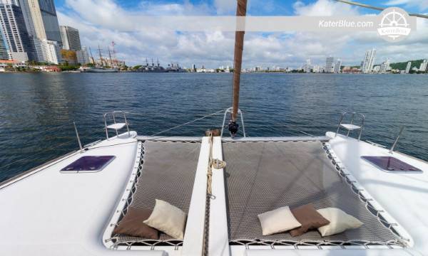 Scenic Islands & Hidden Beaches – 8-Hour Lagoon 40 Catamaran Cruise from Cartagena