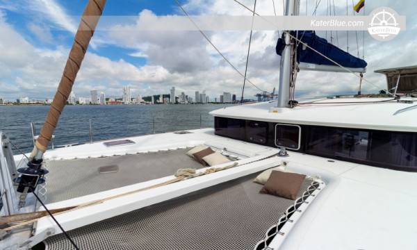 Klid a párty v Cholónu – 8hodinový pronájem katamaránu Lagoon 40 z Cartageny