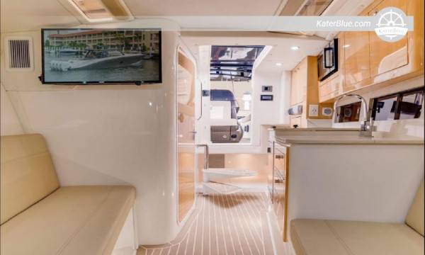 Denní pronájem motorové jachty Concept 44 – z Cartageny na pláž Fenix, Tierra Bomba (9 hodin)