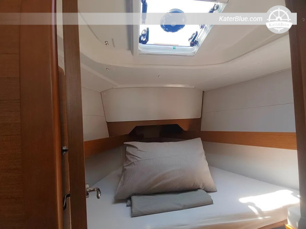 Weekly Skippered Sailing Charter to Southern Adriatic Islands aboard Sun Odyssey 349 from Marina Polesana, Croatia