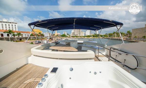 9hodinový pronájem luxusní jachty z Cartageny v Rosario de Mar na palubě Sunseeker 82 – soukromé pláže a stravování