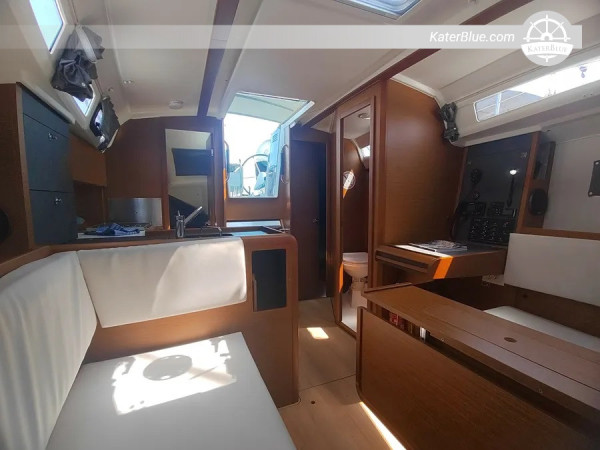 Weekly Skippered Sailing Charter – Northern Adriatic & Tranquil Islands aboard Sun Odyssey 349 from Marina Polesana, Croatia
