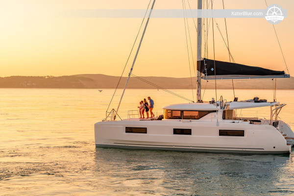 ميثاق الإبحار الأسبوعي بقارب مكشوف على متن لاجون 46 - طرق الحكام الكرواتيين، سكرادين، شيبينيك، كورناتي، بريموستين وزلارين من مارينا باوتيتش، كرواتيا