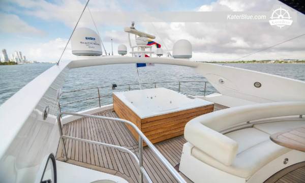 9hodinový denní pronájem jachty z Cartageny na pláži Mambo na palubě Sunseeker 82 – Playa Blanca, Barú