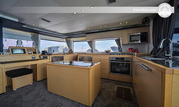 Sale Used 2014 Lagoon 560 S2 5-Cabin Catamaran Alimos, Greece