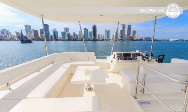 Leopard 433 Power Catamaran – 9-Hour Mambo Beach Day Charter from Playa Blanca, Cartagena, Colombia