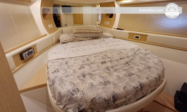 Sale Used 2010 Pershing 50c, 3 Cabin Napoli, Italy
