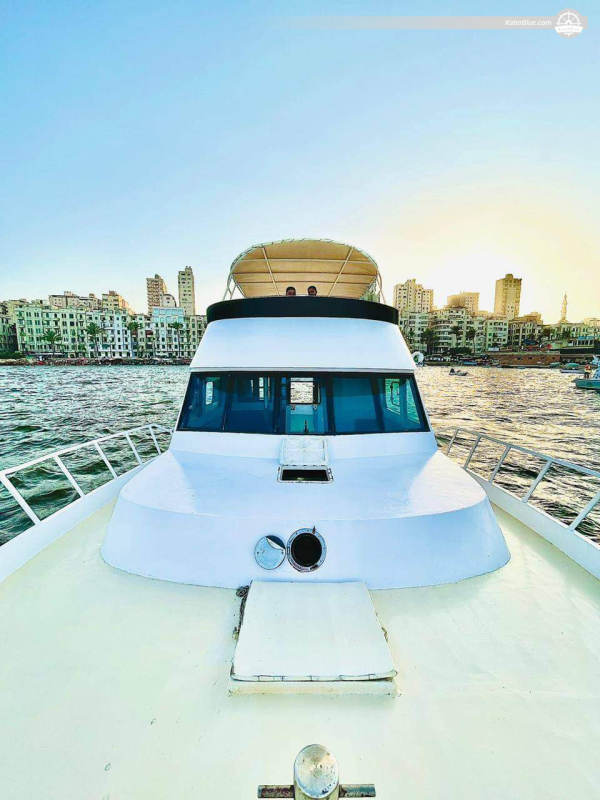 استئجار قارب خاص ليوم كامل على طول ساحل الإسكندرية الشهير وأبرز معالمه