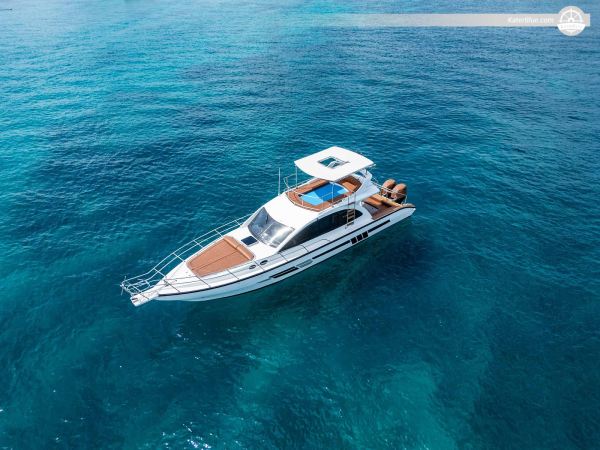 Excursion privée à la journée | Bateau à moteur de luxe de 13 m avec flybridge vers Nusa Penida, Bali