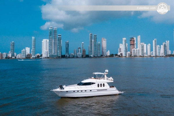 8-Hour Cholon & Isla Fragata Yacht Party aboard Viking Cruiser 68 from Cartagena