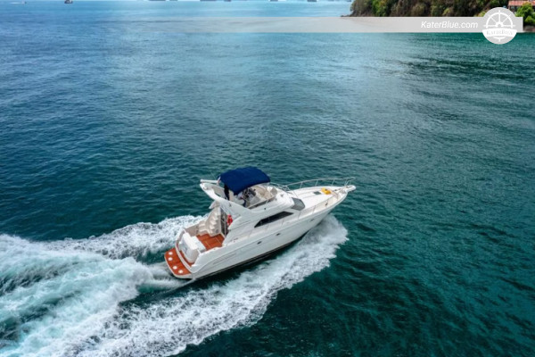 رحلة بحرية خاصة لمدة 8 ساعات إلى جزيرة بيدرو غونزاليس على متن يخت Sea Ray 47 من مارينا فلامنكو، بنما
