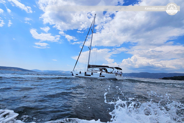 7-Nächte-Bareboat-Charter: Vis, Korčula, Lastovo & Paklinski-Inseln von Marina Frapa