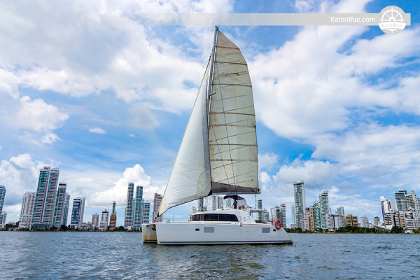 4-stündige Flucht bei Sonnenuntergang – Bocachica, Punta Barú und Cartagena Bay an Bord der Lagoon 440 ab Manga