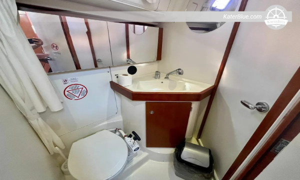 Sale of Sailing Yacht – 2012 15.4m Benneteau Oceanis 50 Luka, Croatia