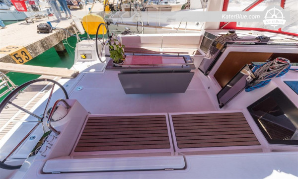 Barca a vela Beneteau Oceanis 45, anno di costruzione 2015, in vendita a Pomer, Croazia.