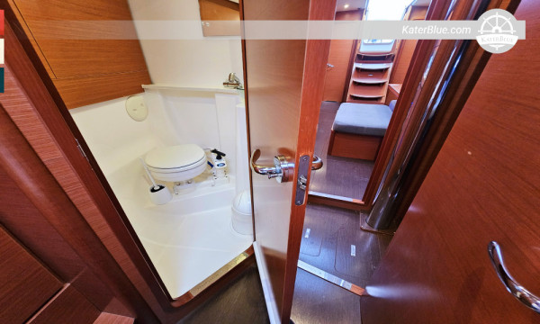 7-Nächte-Bareboat-Charter: Vis, Komiža, Blaue Höhle, Hvar & Brač von Marina Frapa