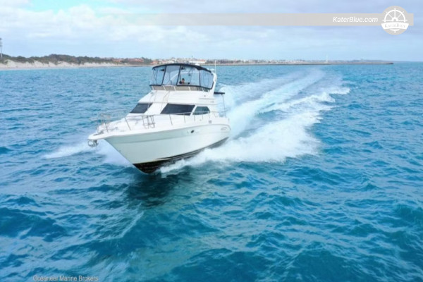 Escursione privata di 8 ore all'isola di Contadora a bordo di uno yacht a motore Sea Ray 47 con partenza da Marina Flamenco, Panama.