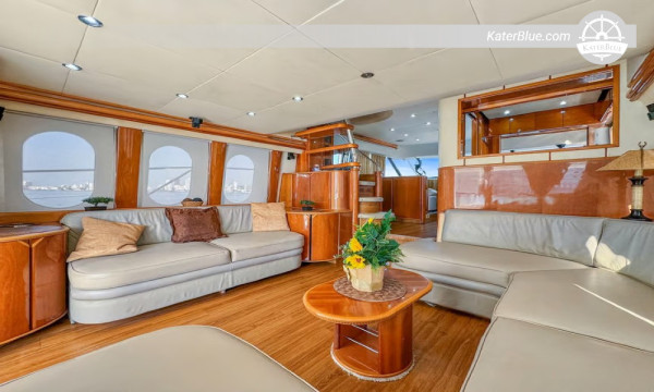 3-Hour Cartagena Bay Sunset Charter aboard Viking Cruiser 68