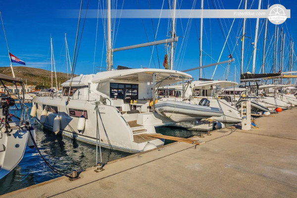 Catamarano Lagoon 50 Fly del 2018 in vendita a Trogir, Croazia.