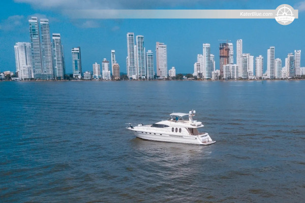 8-Hour Agua Azul & Secluded Cayo Day Escape aboard Viking Cruiser 68 from Cartagena