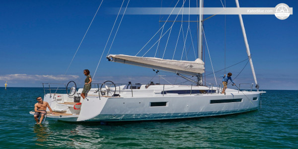 Fuga Ionica: Noleggio di barca a vela senza equipaggio per 7 notti dal porto turistico di Gouvia a Paxos, Antipaxos e alle meraviglie della terraferma.