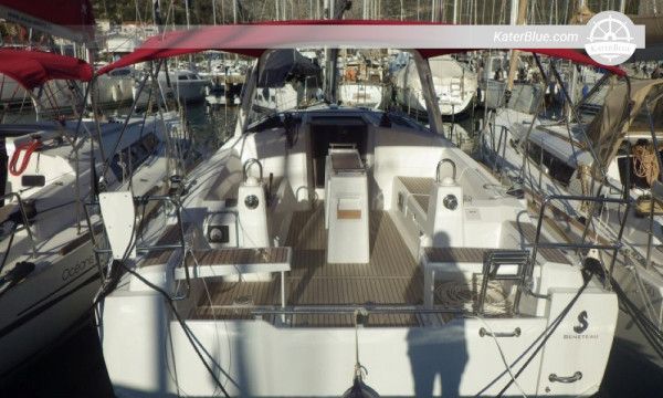 Beneteau Oceanis 38.1, Baujahr 2017 – 3 Kabinen, Doppelsteuerstand, Beiboot, charterfertig, Standort: Kroatien
