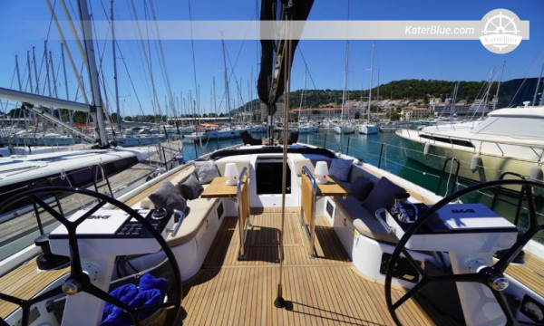 Beneteau First 53, Baujahr 2020 – 3 Kabinen, Bugstrahlruder, Teakdeck, Liegeplatz: ACI Marina Split