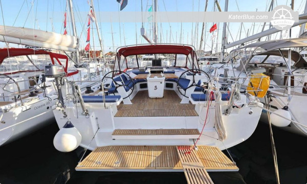 Beneteau Oceanis 51.1, Baujahr 2019 – 5 Kabinen + Crewkabine, Generator, Solaranlage, Standort: Kroatien
