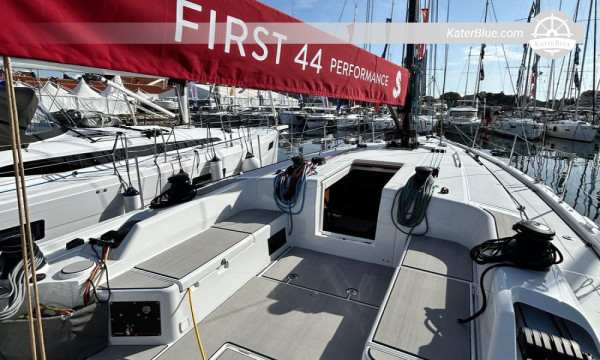 2024 Beneteau First 44 Performance Yacht – Carbon Mast, North Sails, 3 Cabins, Garmin Tech, Based in Split, Croatia