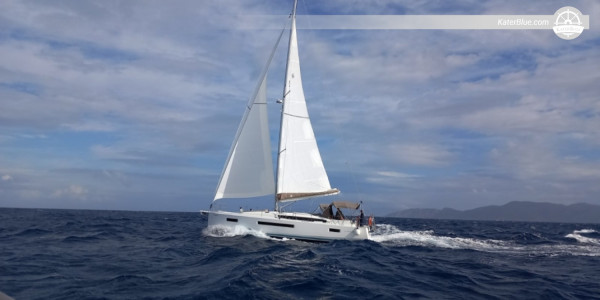 Rifugi romantici nelle Isole Ionie: noleggio di barca a vela senza equipaggio per 7 notti con partenza dal porto turistico di Gouvia, con baie appartate e tramonti mozzafiato.