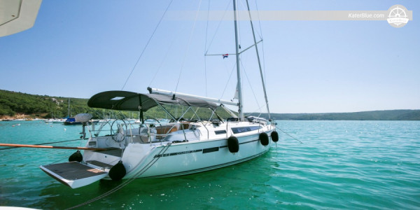 Fuga Ionica: Noleggio di barca a vela senza equipaggio per 7 notti dal porto turistico di Gouvia a Paxos, Antipaxos e alle meraviglie della terraferma.