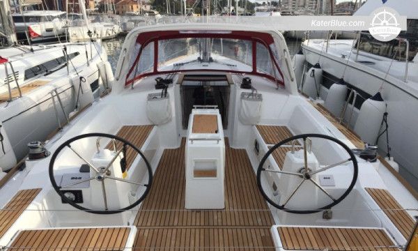 Beneteau Oceanis 38.1, Baujahr 2017 – 3 Kabinen, Doppelsteuerstand, Beiboot, charterfertig, Standort: Kroatien