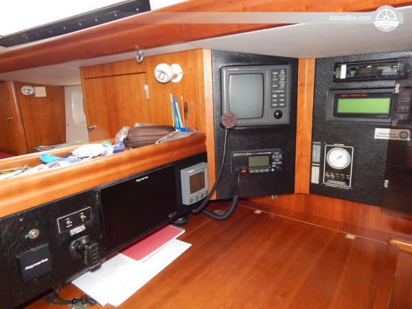 Oyster 42 Sailing Yacht for Sale – 1999 Build – 12.98m, 2 Cabins, VAT Paid, Sardinia, Italy