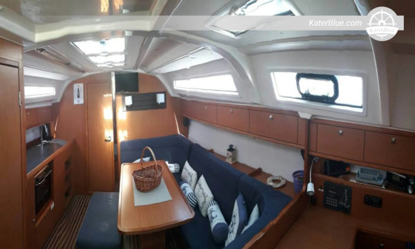 Nature & Seclusion Bareboat Itinerary from Volos to Neo Klima via Peristera & Kyra Panagia aboard Bavaria Cruiser 41
