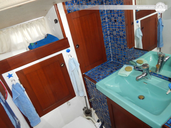 Hallberg-Rassy H-R 38 Sailing Yacht for Sale – 1979 Build – 11.57m, 2 Cabins, VAT Paid, Sardinia, Italy