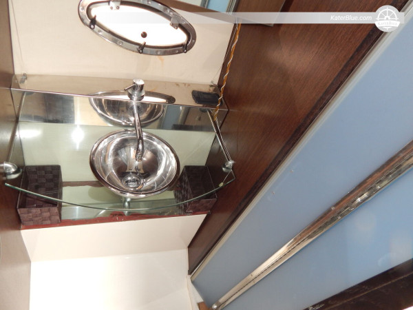 Rio 32 Blu Motor Yacht for Sale – 2006 Build – 9.60m, 1 Cabin, VAT Paid, Sardinia, Italy