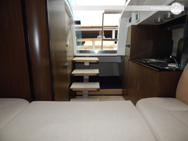 Rio 32 Blu Motor Yacht for Sale – 2006 Build – 9.60m, 1 Cabin, VAT Paid, Sardinia, Italy
