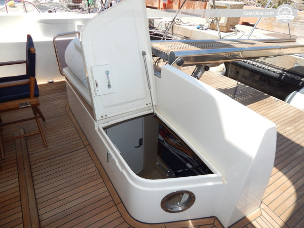 Carnevali 160 Fly Motor Yacht for Sale – 2006 Build – 16.06m, 3 Cabins, Flybridge, VAT Paid, Sardinia, Italy