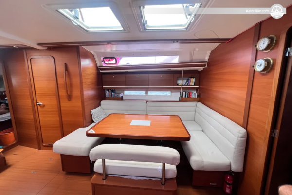 Dufour Grand Large 450, viikoittainen bareboat-charter Bequiassa, Saint Vincentissä ja Grenadiineilla